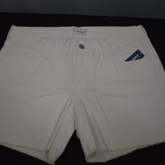 OLD NAVY FLIRT WHITE‎ DENIM SHORTS - Picture 3 of 6